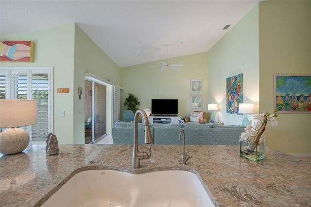 5310 HYLAND HILLS AVENUE 2124, Sarasota, FL 34241