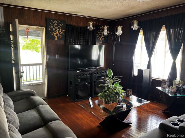 4001 Fleming Road, Flint, MI 48504