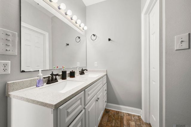 13361 David Lee Dr, Walker, LA 70785