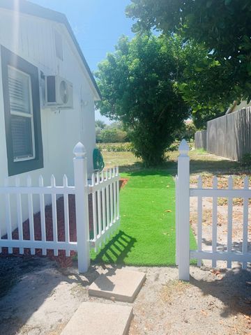 1036 Park Avenue, Delray Beach, FL 33483