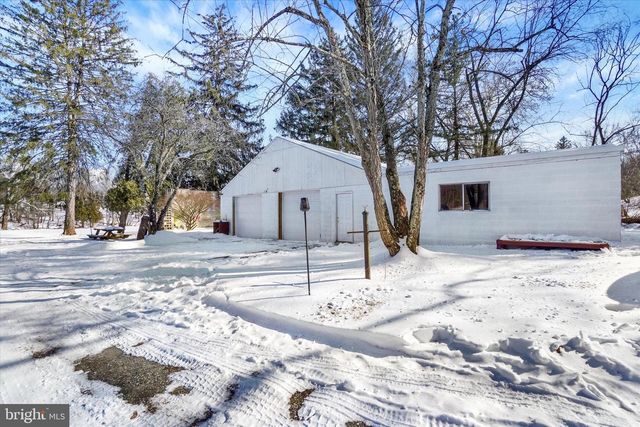 1635 CONEWAGO CREEK RD, Manchester, PA 17345