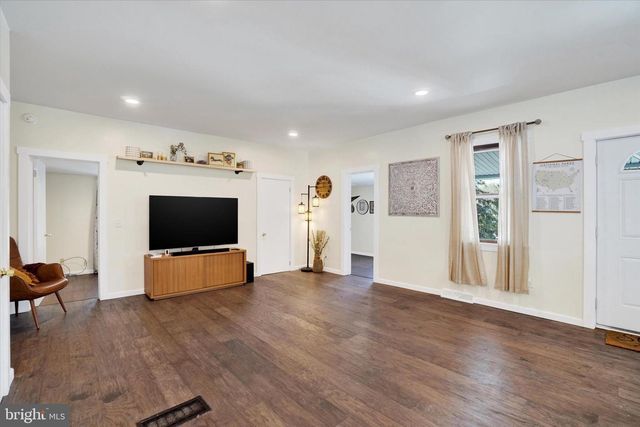 1635 CONEWAGO CREEK RD, Manchester, PA 17345