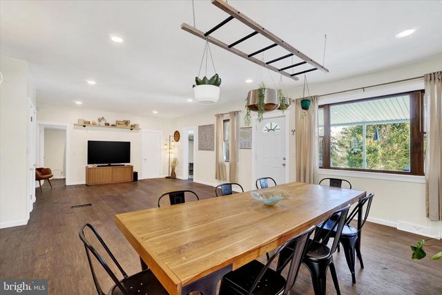 1635 CONEWAGO CREEK RD, Manchester, PA 17345