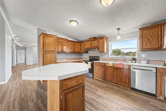 17440 E Meadow Lane, Claremore, OK 74017