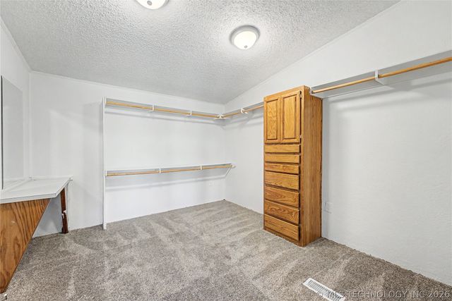 17440 E Meadow Lane, Claremore, OK 74017