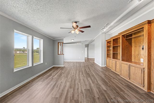 17440 E Meadow Lane, Claremore, OK 74017