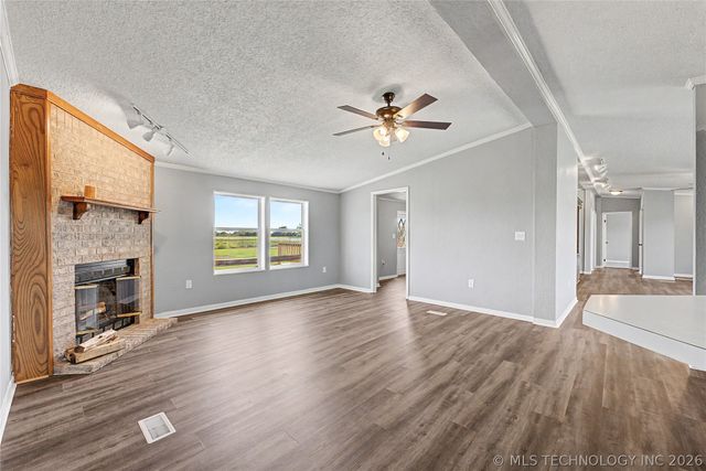17440 E Meadow Lane, Claremore, OK 74017