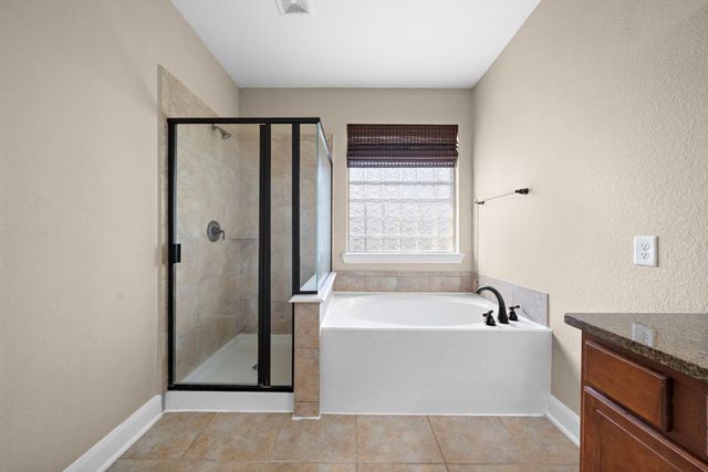 208 Bailey Brook Lane, Dickinson, TX 77539