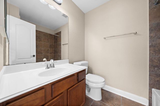 208 Bailey Brook Lane, Dickinson, TX 77539
