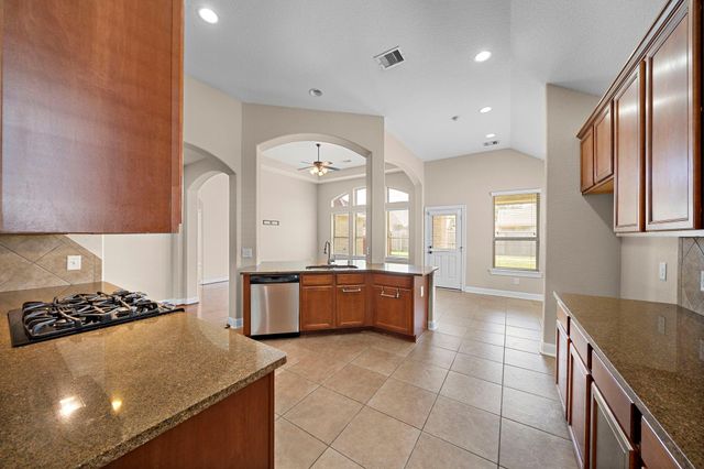 208 Bailey Brook Lane, Dickinson, TX 77539