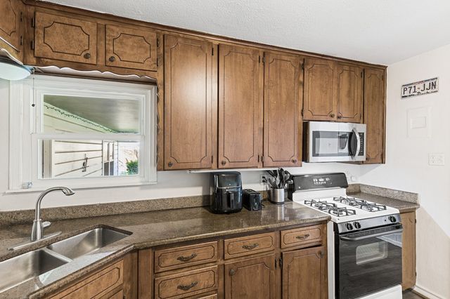 3504 Corto Avenue, Fort Worth, TX 76109