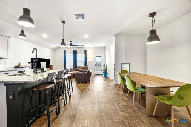 1425 London Way, Lockhart, TX 78644