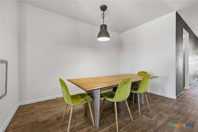 1425 London Way, Lockhart, TX 78644