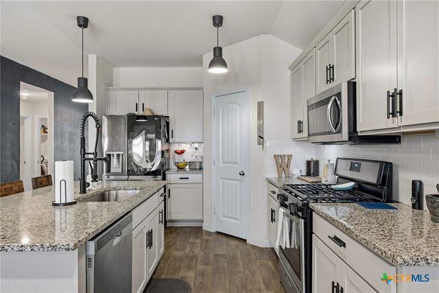 1425 London Way, Lockhart, TX 78644