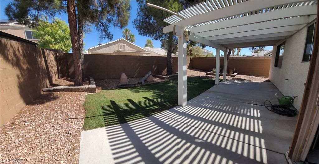 8116 Cimarron Ridge Drive, Las Vegas, NV 89128 — photo 5