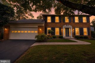 9904 MARQUAND DR, Burke, VA 22015