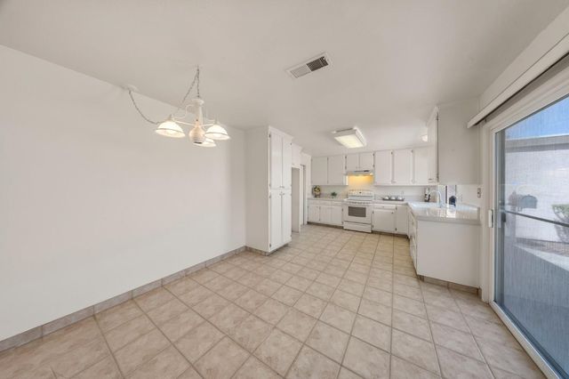 1941 Yellow Oak Dr, Modesto, CA 95354
