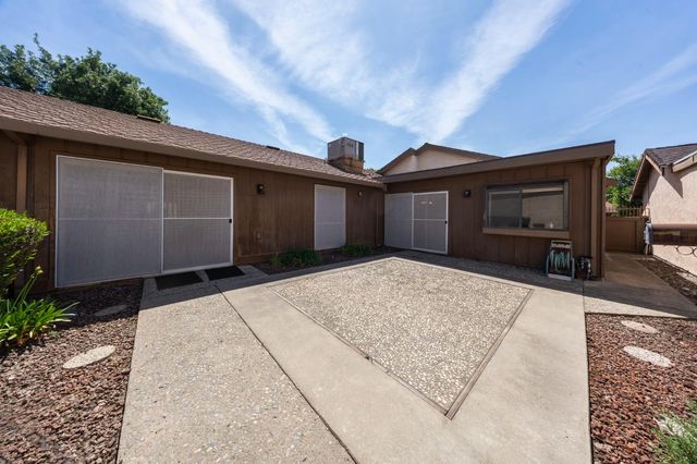 1941 Yellow Oak Dr, Modesto, CA 95354