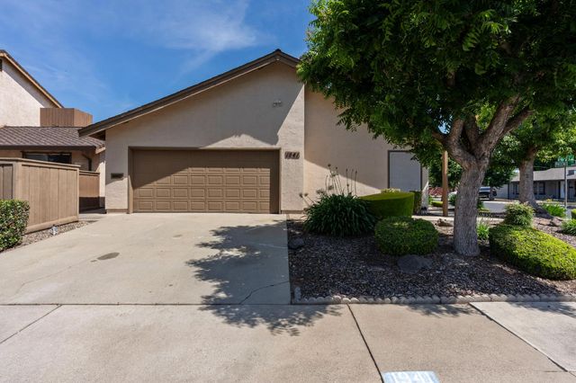 1941 Yellow Oak Dr, Modesto, CA 95354
