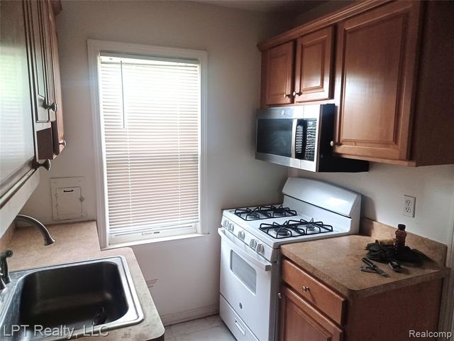 1009 E 4th Street, Royal Oak, MI 48067