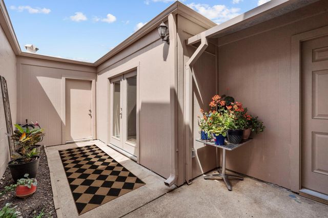 15 River Creek Way, Sugar Land, TX 77478