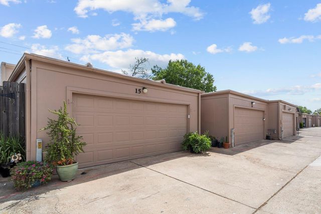 15 River Creek Way, Sugar Land, TX 77478