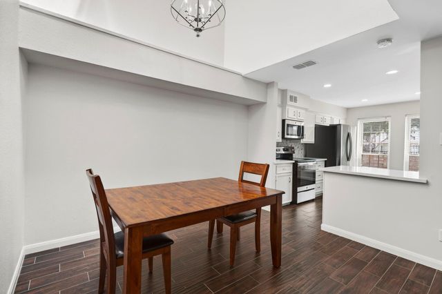 15 River Creek Way, Sugar Land, TX 77478