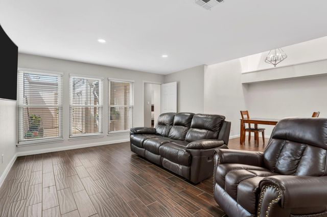 15 River Creek Way, Sugar Land, TX 77478