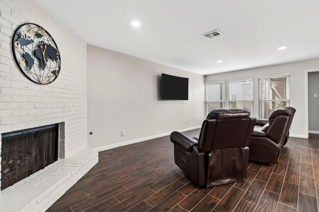 15 River Creek Way, Sugar Land, TX 77478