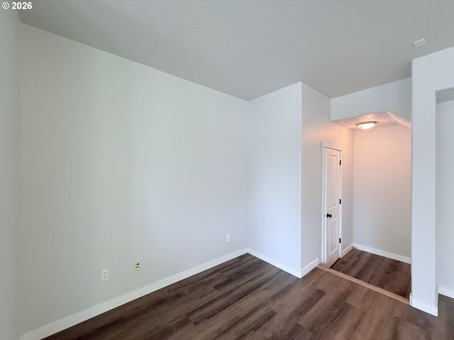 8902 Ne BRENTFORD Ter, Hillsboro, OR 97006