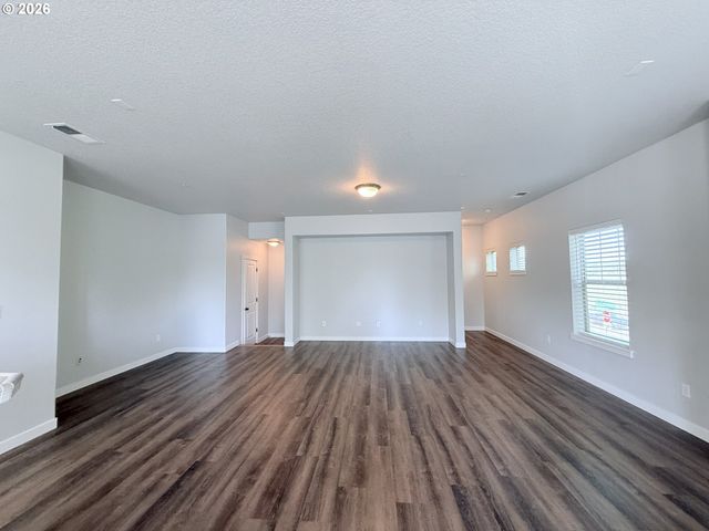8902 Ne BRENTFORD Ter, Hillsboro, OR 97006