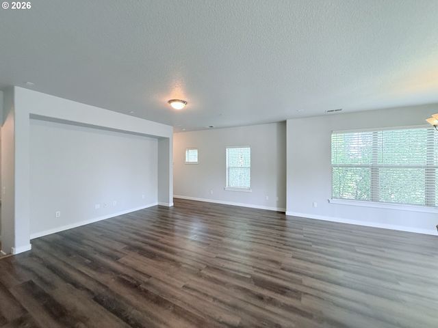 8902 Ne BRENTFORD Ter, Hillsboro, OR 97006