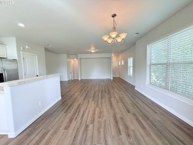 8902 Ne BRENTFORD Ter, Hillsboro, OR 97006