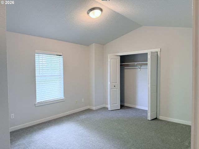 8902 Ne BRENTFORD Ter, Hillsboro, OR 97006