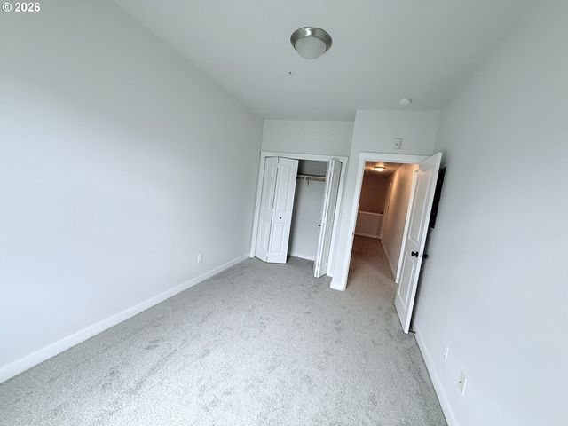 8902 Ne BRENTFORD Ter, Hillsboro, OR 97006