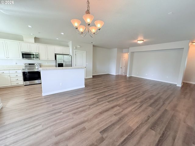 8902 Ne BRENTFORD Ter, Hillsboro, OR 97006