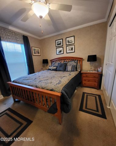 9 Shorehaven Road, Hazlet, NJ 07730