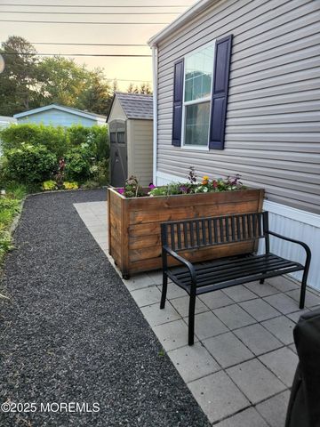 9 Shorehaven Road, Hazlet, NJ 07730