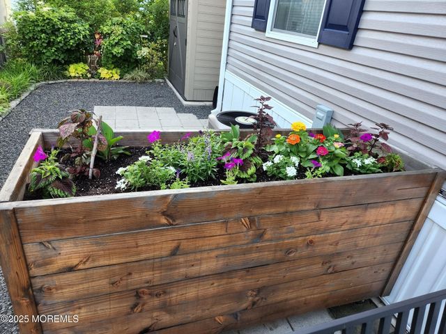 9 Shorehaven Road, Hazlet, NJ 07730