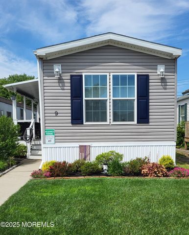 9 Shorehaven Road, Hazlet, NJ 07730