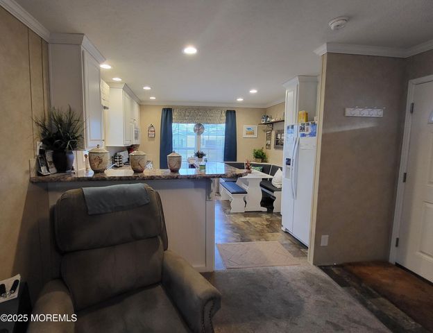 9 Shorehaven Road, Hazlet, NJ 07730