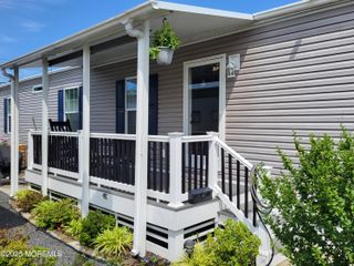 9 Shorehaven Road, Hazlet, NJ 07730