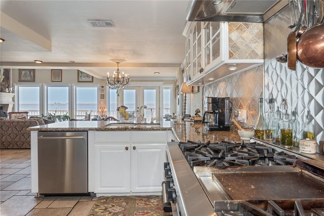 13501 QUEEN JOHANNA Ct, Corpus Christi, TX 78418