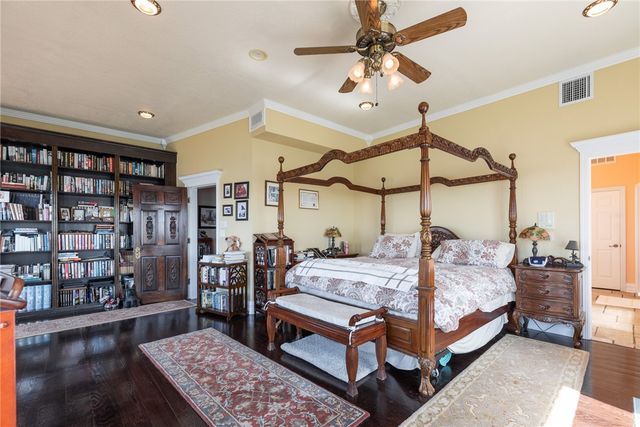 13501 QUEEN JOHANNA Ct, Corpus Christi, TX 78418