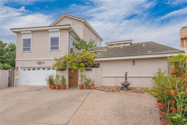 13501 QUEEN JOHANNA Ct, Corpus Christi, TX 78418