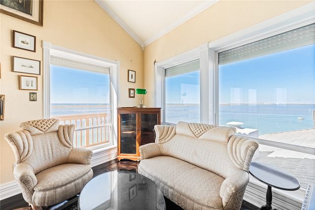 13501 QUEEN JOHANNA Ct, Corpus Christi, TX 78418