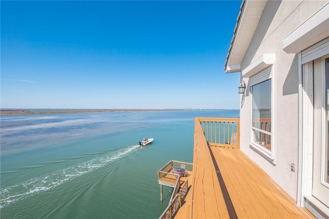 13501 QUEEN JOHANNA Ct, Corpus Christi, TX 78418