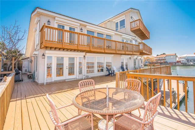 13501 QUEEN JOHANNA Ct, Corpus Christi, TX 78418