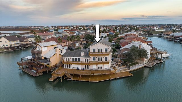 13501 QUEEN JOHANNA Ct, Corpus Christi, TX 78418