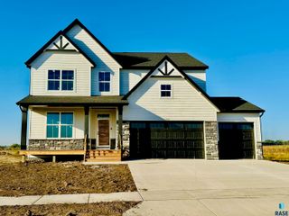 1911 N Valley View Rd Road, Sioux Falls, SD 57107